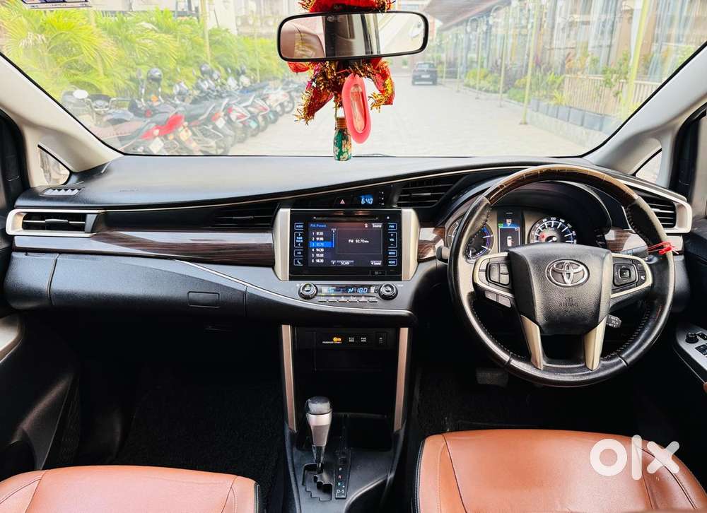 Toyota Innova Crysta 2.8z Automatic, 2017, Diesel