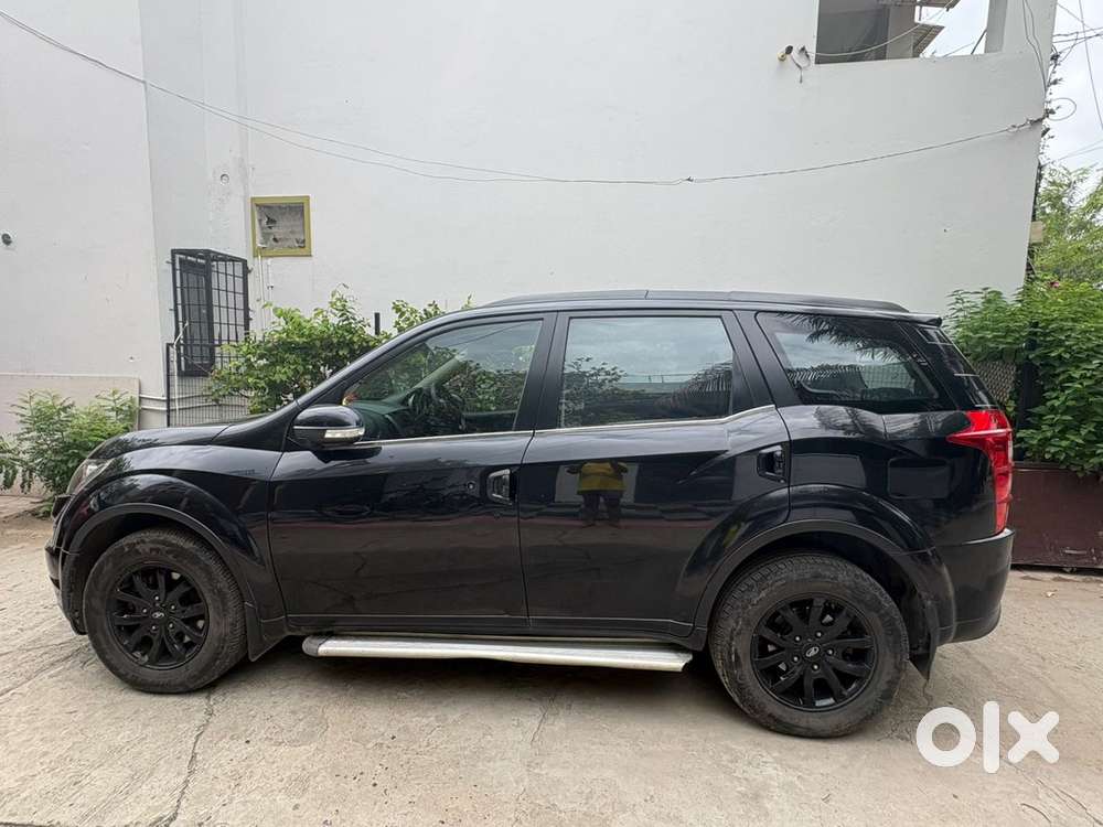 Mahindra Xuv500 Full Black With Mods Worth 1,00,000