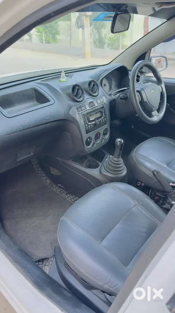 Ford Figo Petrol Lxi 2011