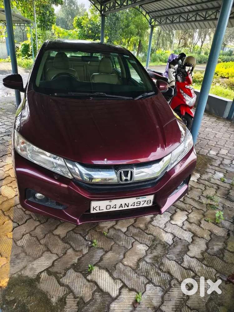 Honda City 1.5 V 2015 Top-end With Sunroof Model