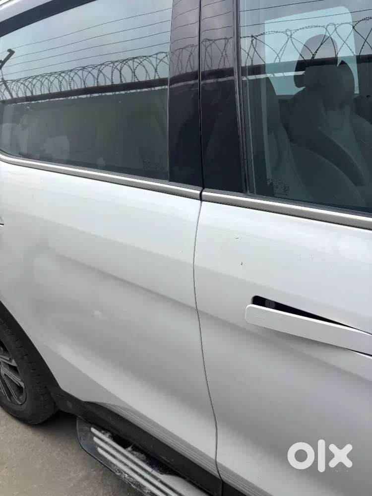 Mahindra Xuv700 2.0 Petrol At 2023