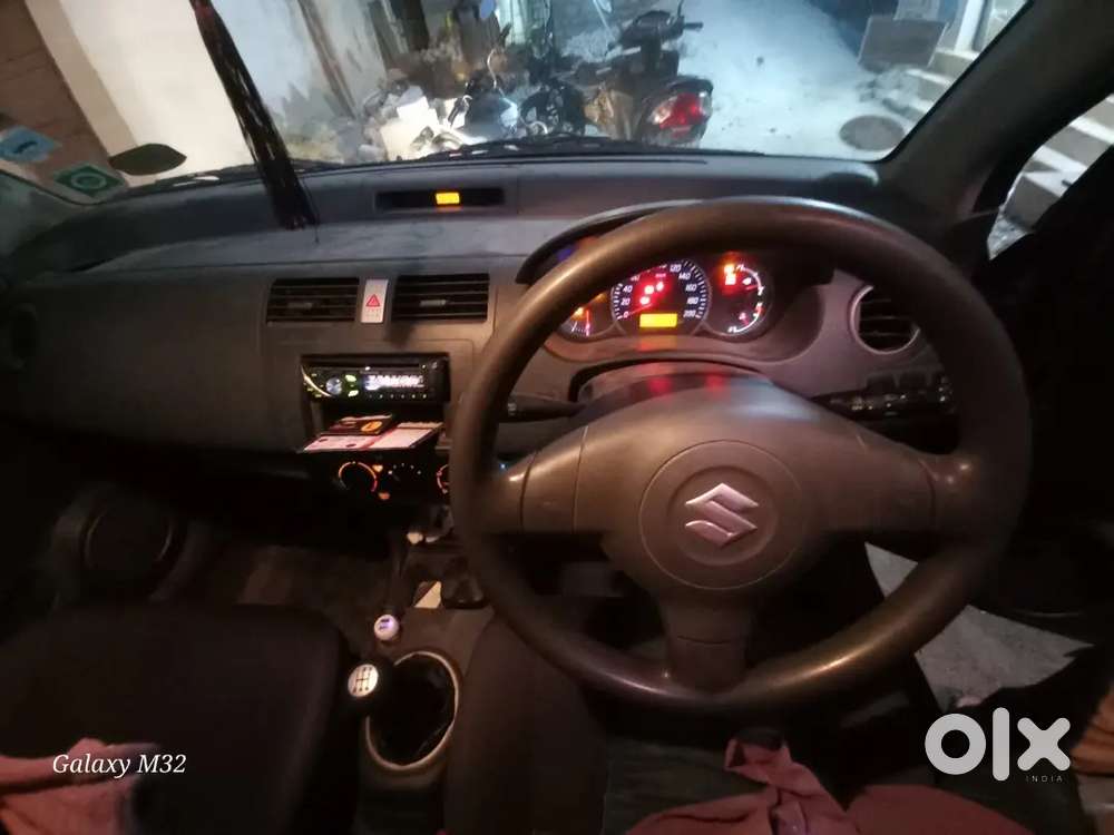 Maruti Suzuki Swift 2009 Petrol 73612 Km Driven