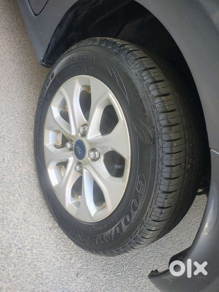 Ford Figo Titanium Petrol 2017