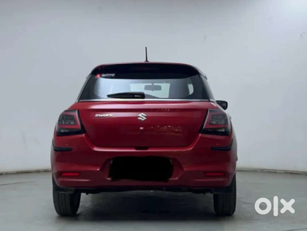 Maruti Suzuki Swift Zxi Plus Amt Dual Tone 2025 In Excellent Condition