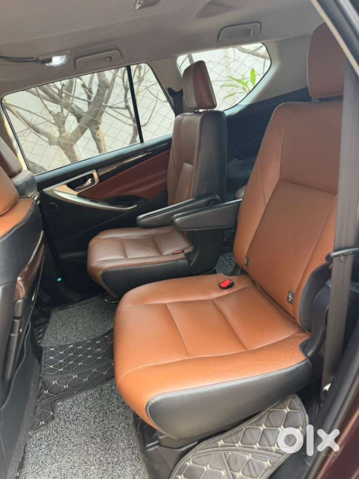 Toyota Innova Crysta 2.8z Automatic, 2016, Diesel