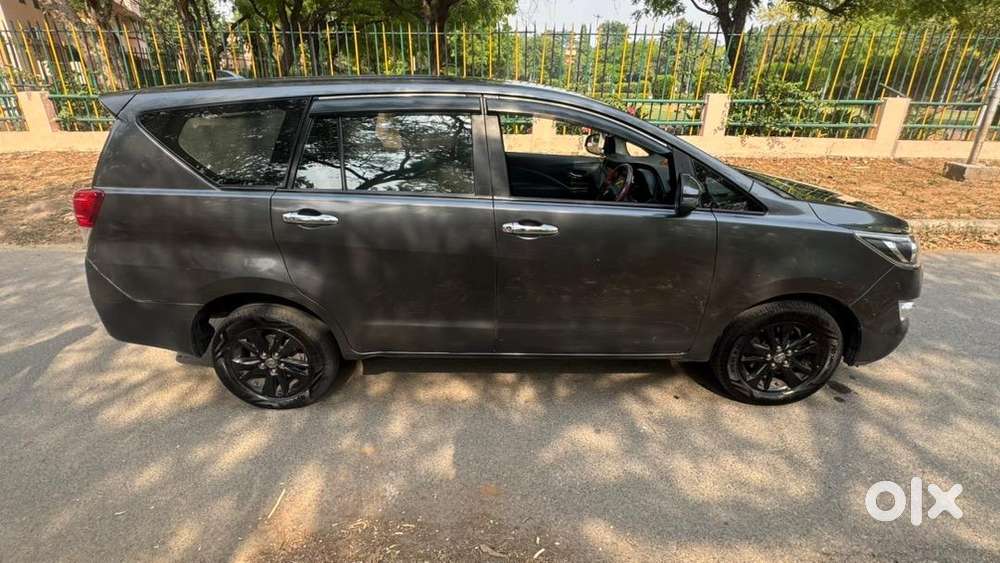 Toyota Innova Crysta 2017 Diesel Well Maintained