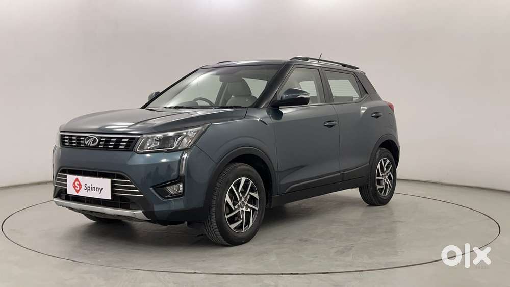 Mahindra Xuv300 1.2 W8 (o) Amt Petrol, 2022, Petrol