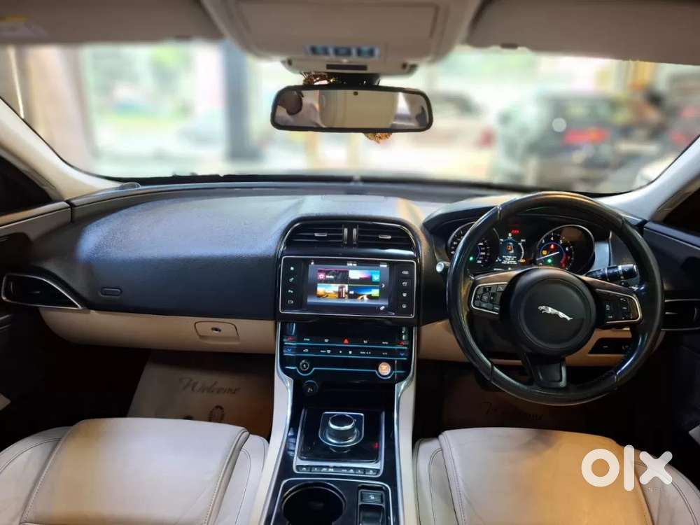 Jaguar Xe Prestige, 2016, Petrol