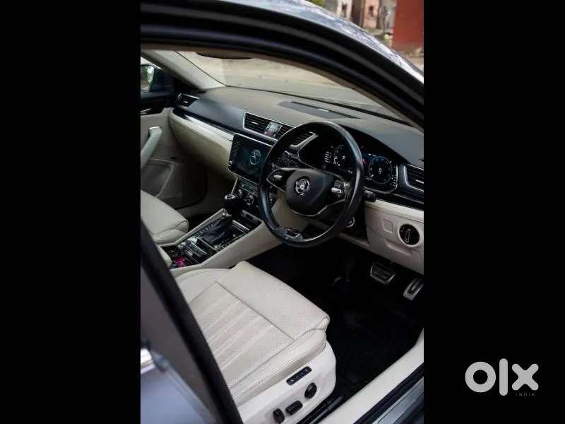 Skoda Superb 2.0 L&k Tsi At, 2023, Petrol