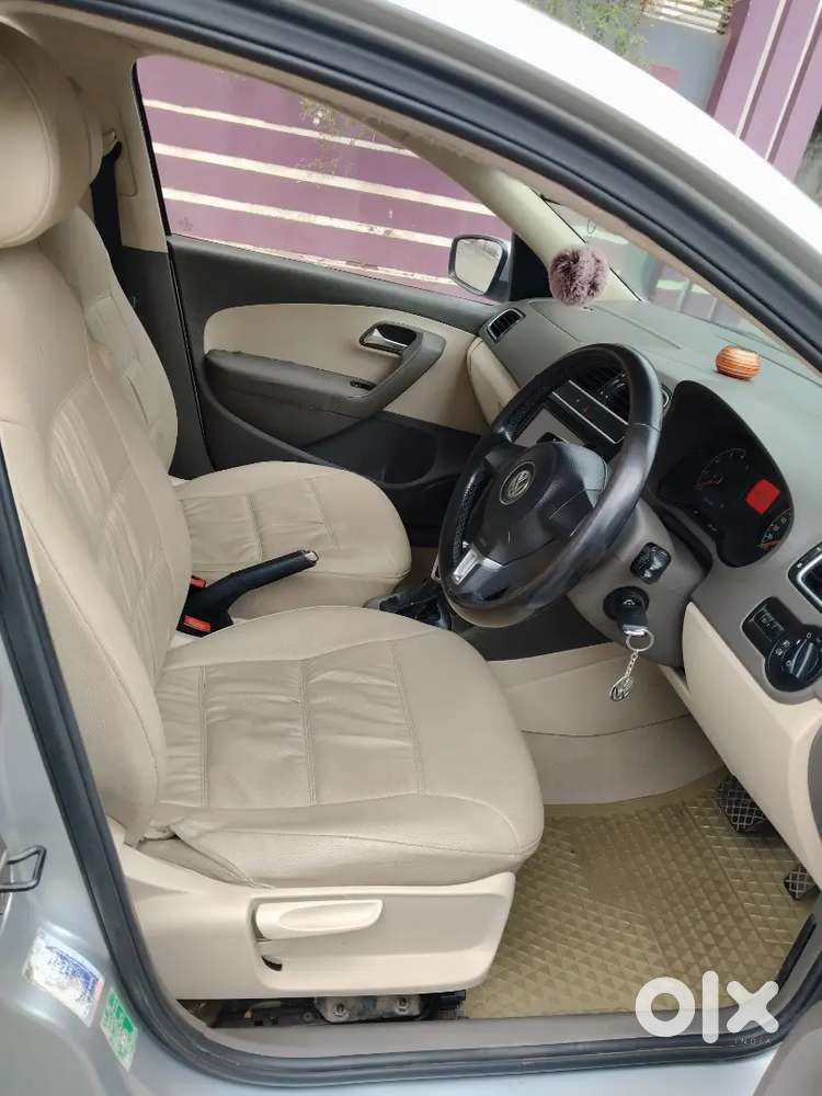 Volkswagen Vento Petrol Highline 2011