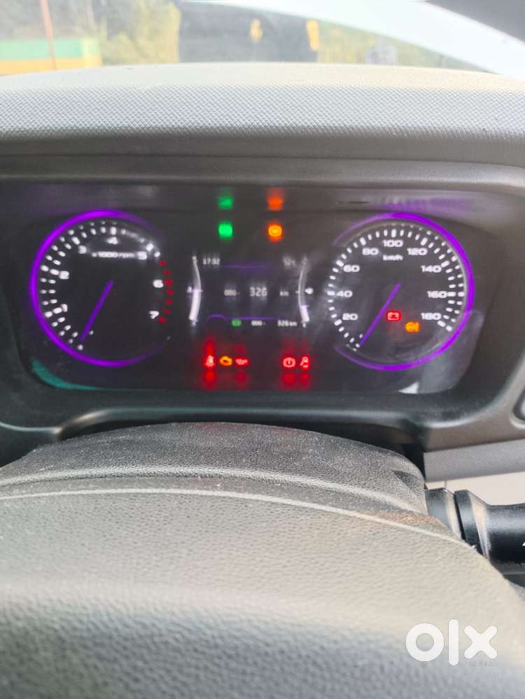 Mahindra Marazzo M8 8str, 2025, Diesel