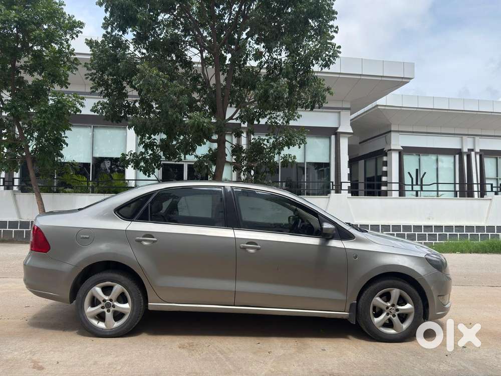 Skoda Rapid Elegance 1.6 Tdi Cr Manual, 2014, Diesel