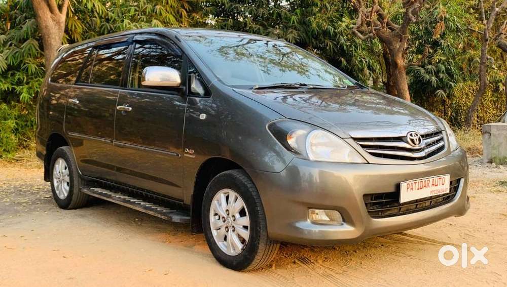 Toyota Innova 2.5 V Diesel 7-seater, 2011, Diesel