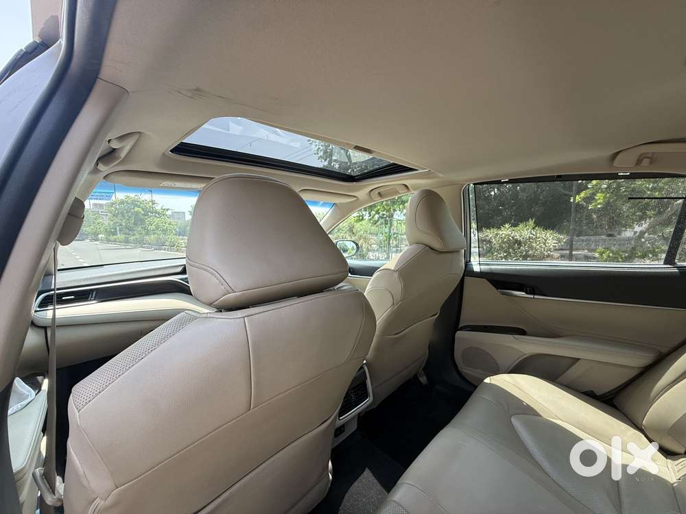 Toyota Camry 2.5 Hybrid, 2022, Petrol
