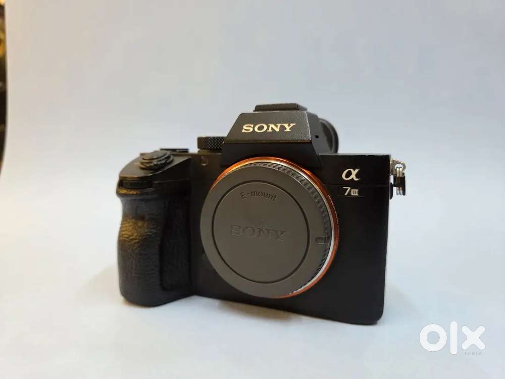Sony A73lll full-frame camer with Sigma 35mmf/1.4DGDN autofocus lens