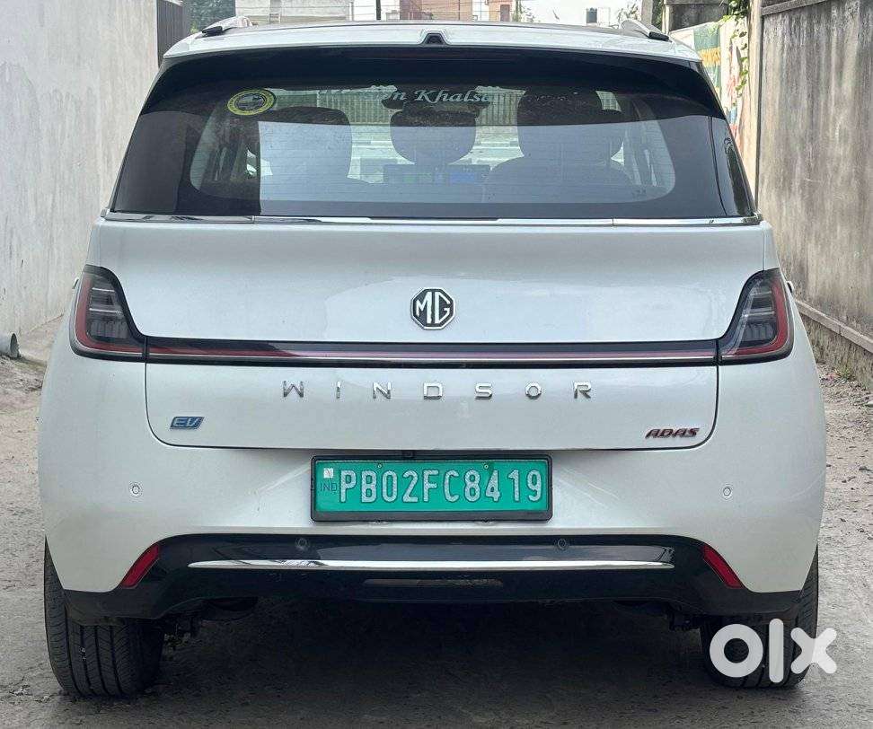 Mg Windsor Ev, 2025, Petrol