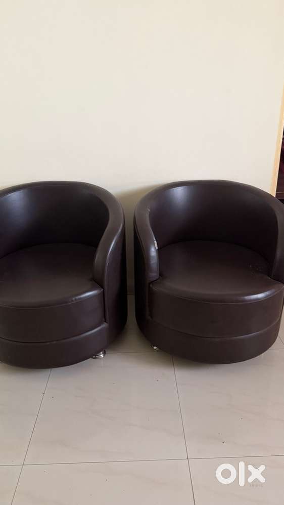 Pair of round seats