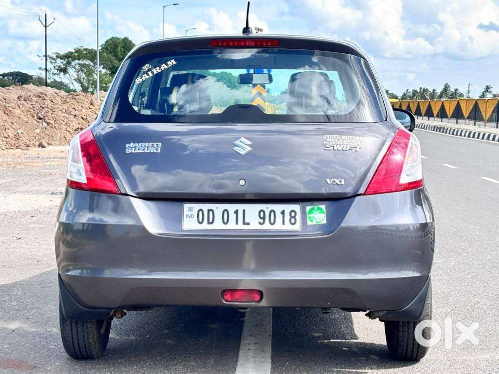 Maruti Suzuki Swift Vxi 1.2 Abs Bs-iv, 2016, Petrol