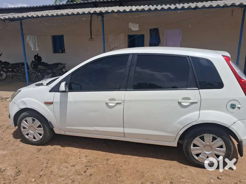Ford Figo Petrol Titanium 2012