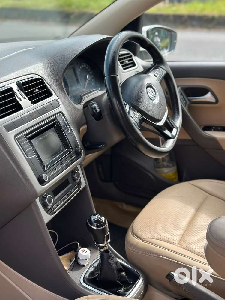 Volkswagen Vento 1.6 Highline Petrol 2017