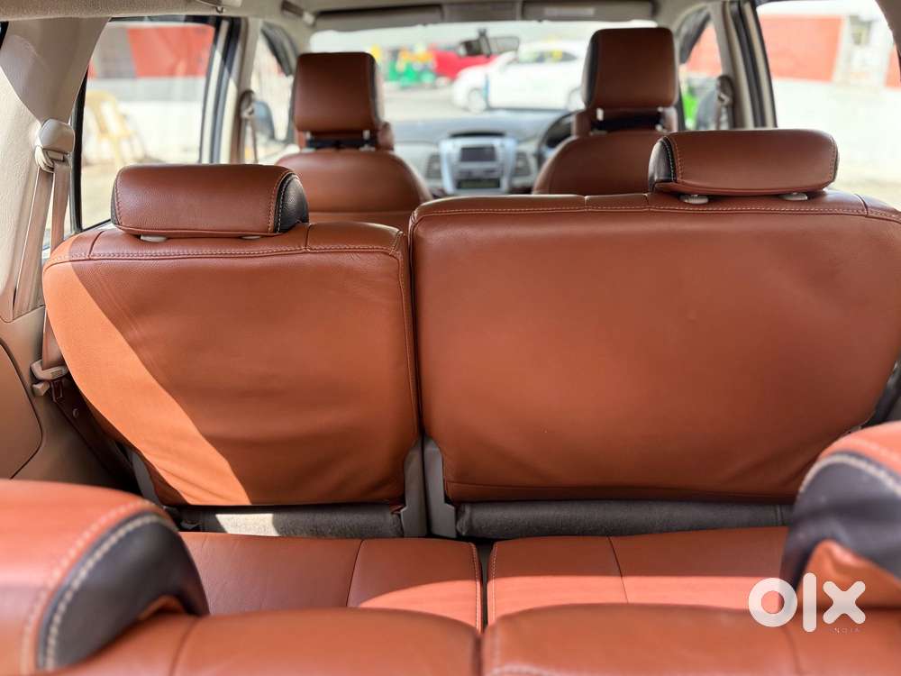 Toyota Innova 2.5 Vx 8 Seater Bs Iv, 2014, Diesel
