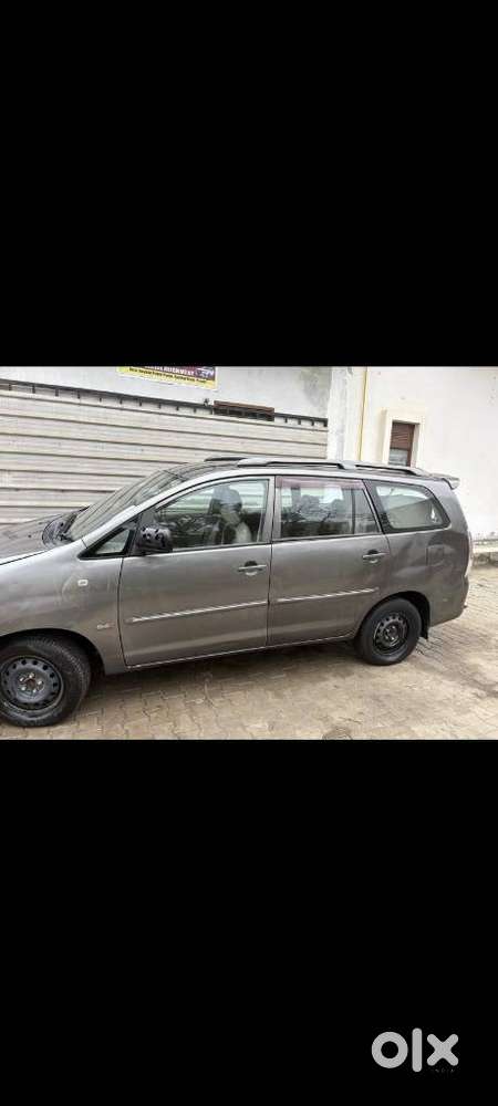 Toyota Innova 2.0 Gx 8 Seater Bs Iv, 2010, Diesel