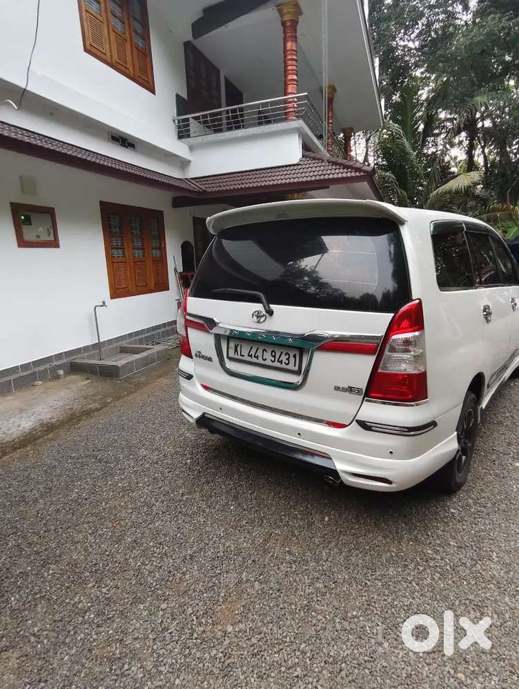 Toyota Innova 2010 Diesel 215000 Km Driven