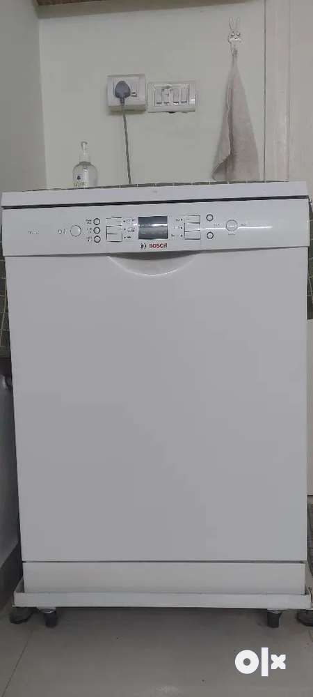 Bosch sms60l12in store