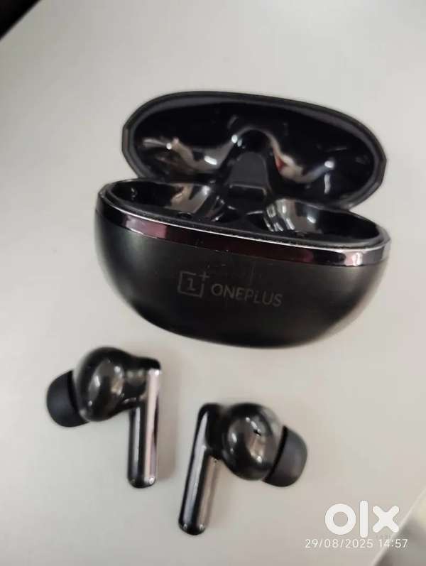 OnePlus lON earbuds