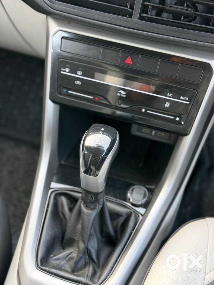 Volkswagen Taigun 1.0 Tsi Highline At, 2022, Petrol