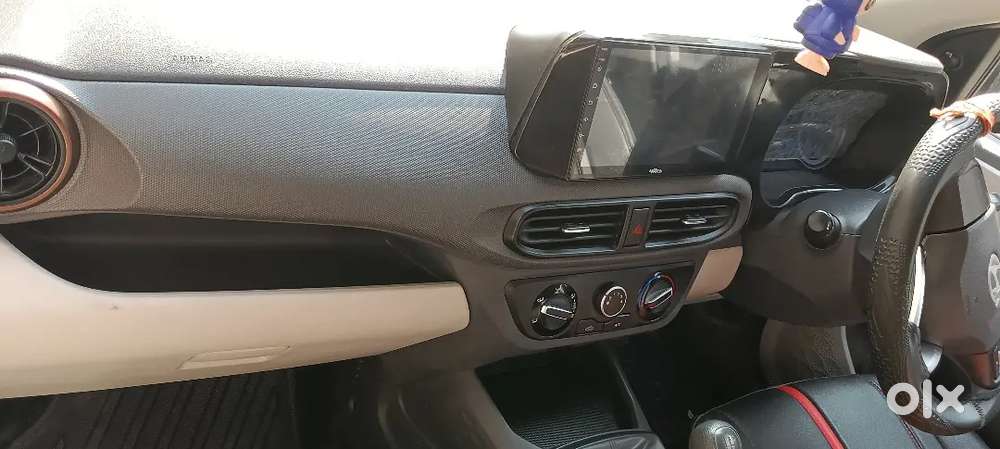 सिर्फ पंच मैन चली हुई है