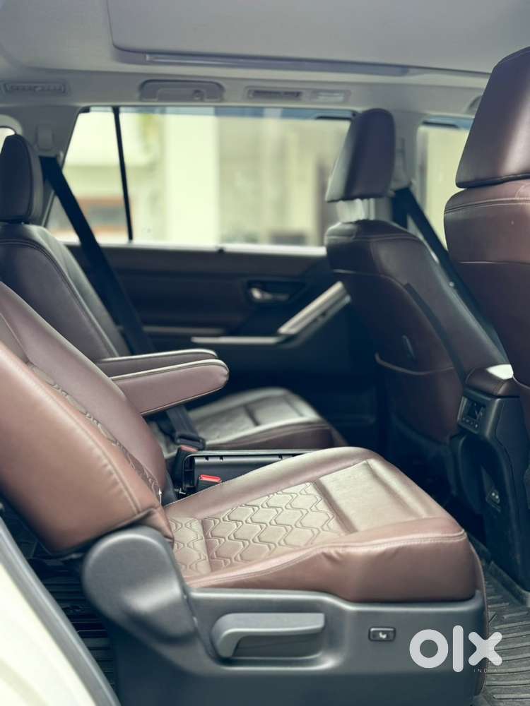 Toyota Innova Hycross 2023