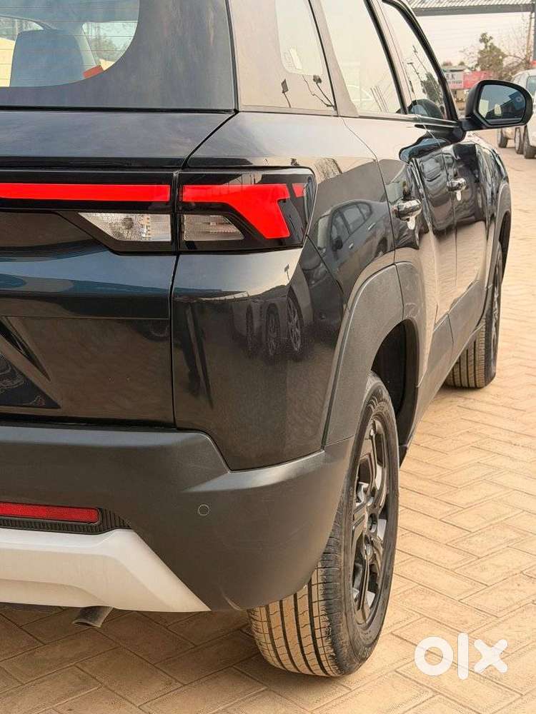 Maruti Suzuki Brezza 1.5 Zxi At Smart Hybrid, 2025, Petrol