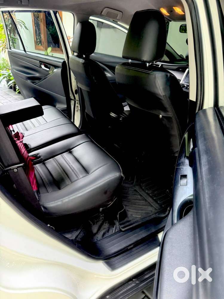 Toyota Innova Crysta 2018 D 147000 Km Wsr