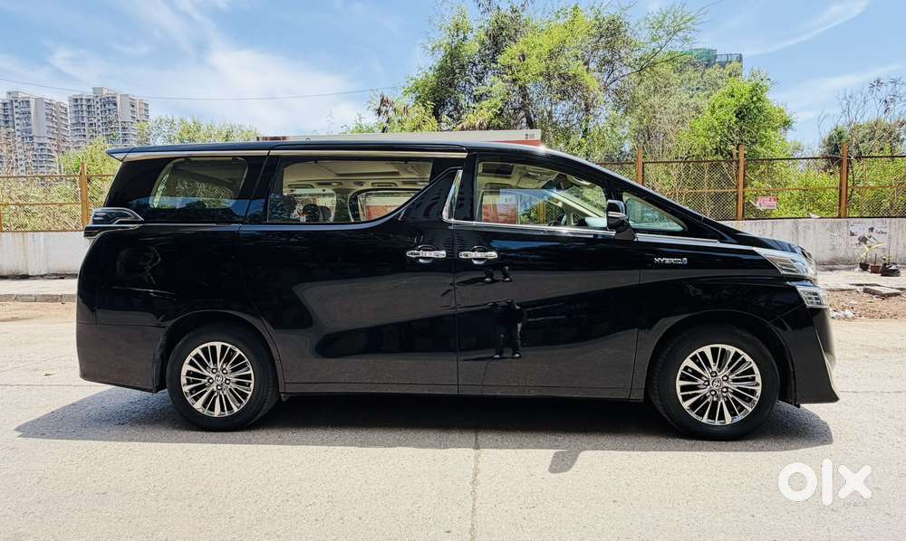 Toyota Vellfire Vip – Executive Lounge, 2023, Cng & Hybrids
