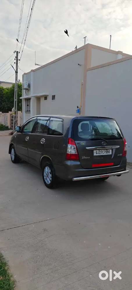 Toyota Innova 2012