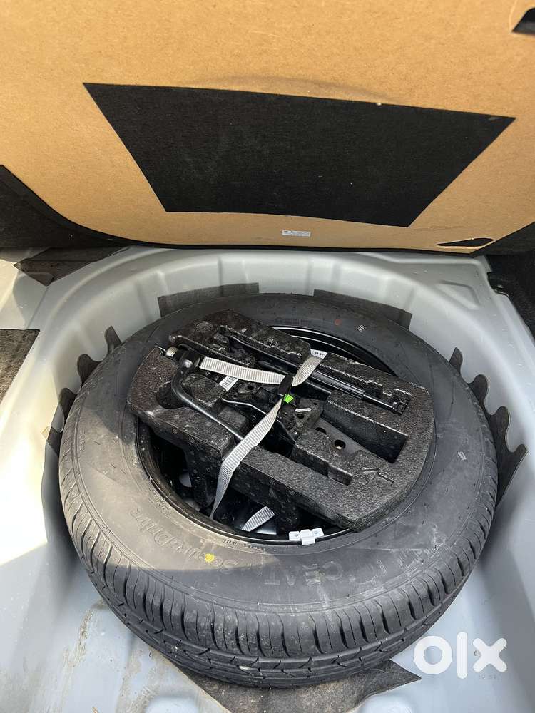 Skoda Slavia Active 1.0l Tsi Mt, 2022, Petrol