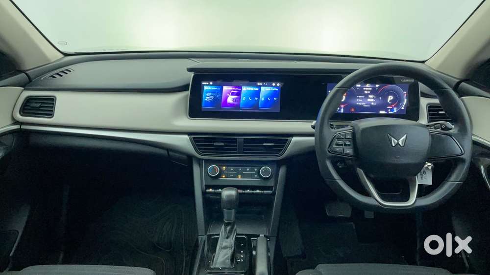 Mahindra Xuv700 2.0 Ax 5 Petrol At Str, 2022, Petrol