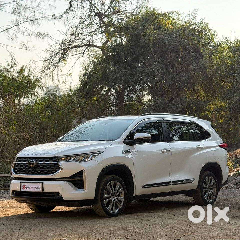 Toyota Innova Hycross 2.0 Zx (o) Hybrid 7 Str, 2023, Petrol