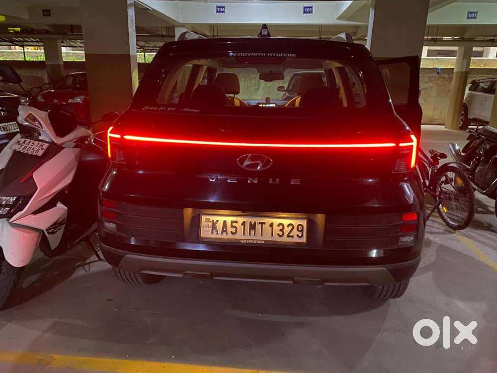 Hyundai Venue For Sale At 8.9lakhs (slightly Negotiable)