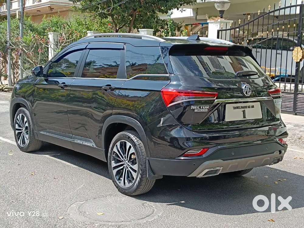 Mg Hector Plus Sharp