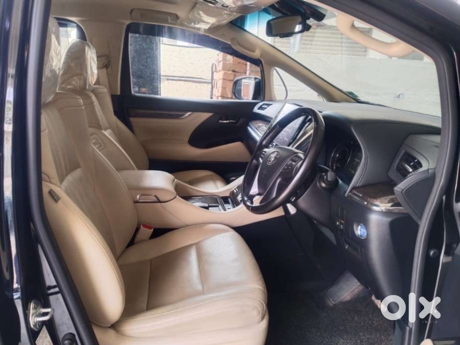 Toyota Vellfire 2.5 Executive Lounge, 2020, Petrol