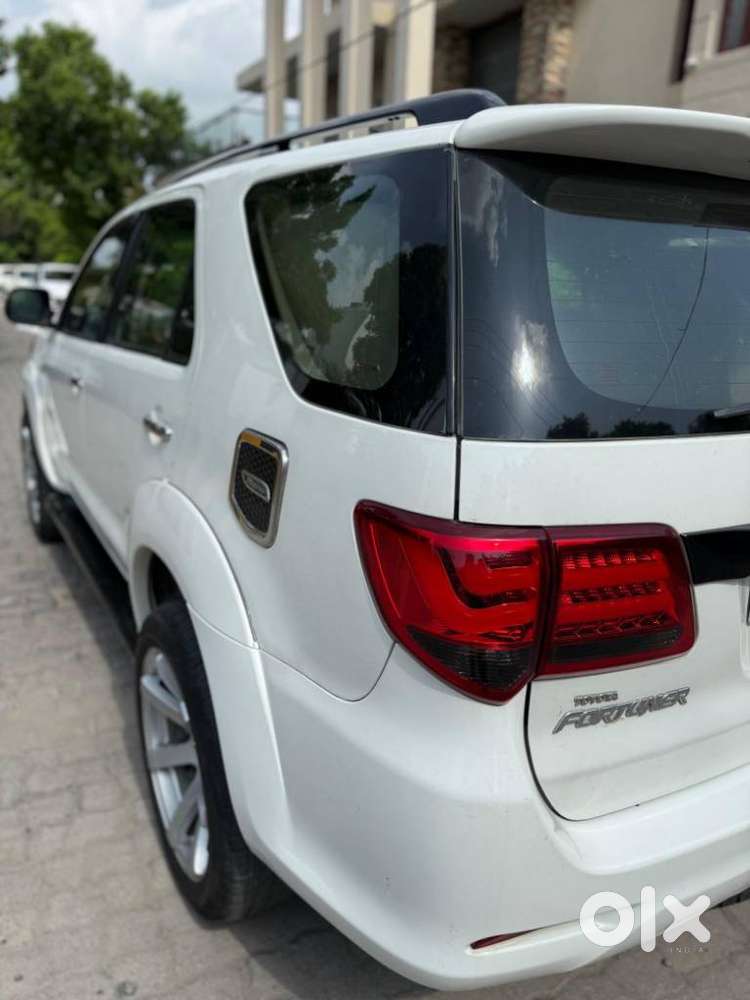 Toyota Fortuner 3.0 4x4 Manual, 2011, Diesel
