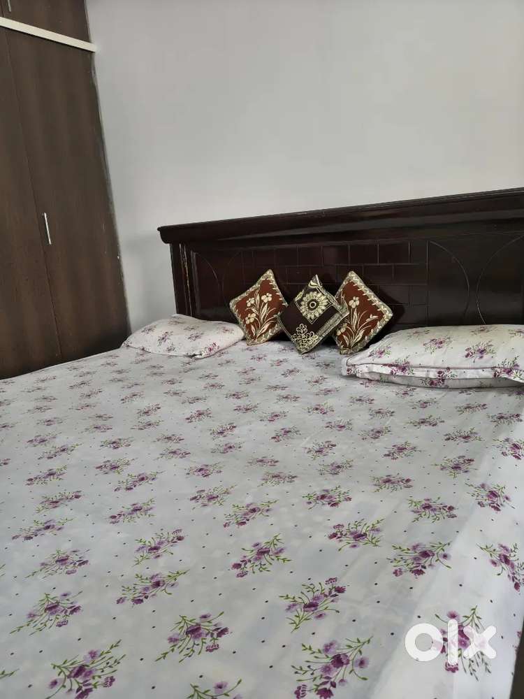 King Size Storage Bed with mattress