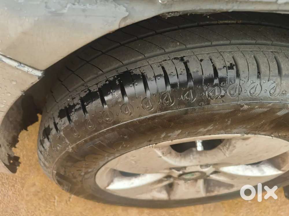 Skoda Fabia 2010 Petrol 148000 Km Driven Power Sat Power Win