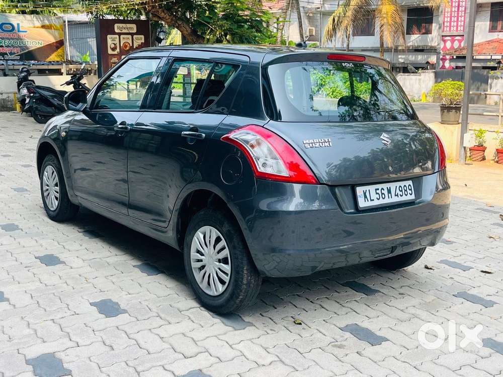 Maruti Suzuki Swift Lxi Optional-o, 2015, Petrol