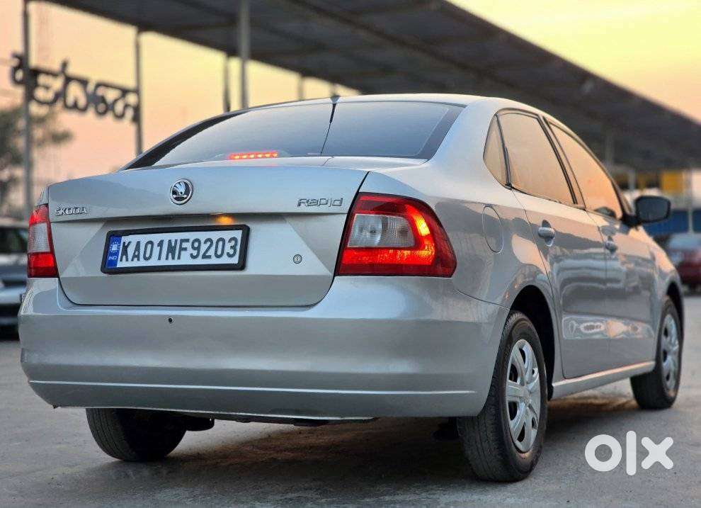 Skoda Rapid Ambition 1.6 Mpfi Manual, 2012, Petrol
