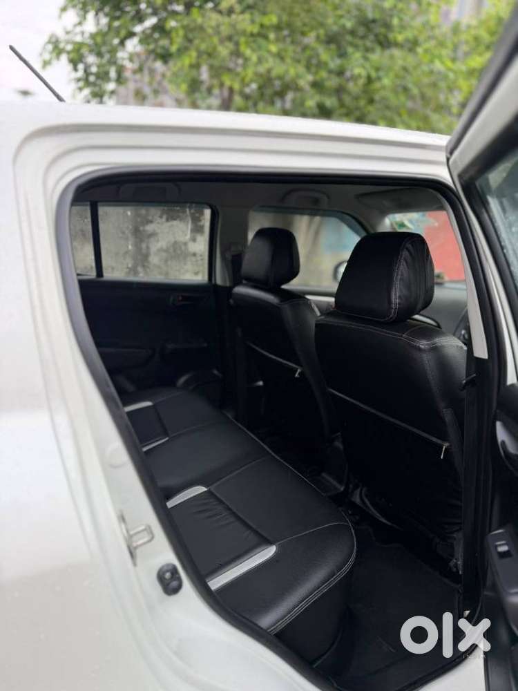 Maruti Suzuki Swift Lxi Optional-o, 2017, Petrol