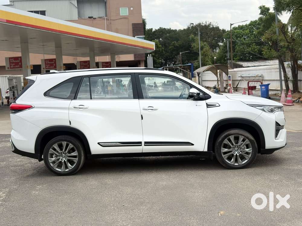 Toyota Innova Hycross 2.0 Zx (o) Hybrid 7 Str, 2026, Electric