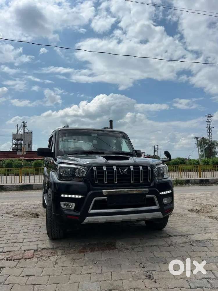 Mahindra Scorpio 2024 Manual Diesel Classic Black
